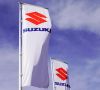 Suzuki Logo auf Flaggen