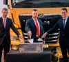 Michael Kobriger, Vorstand Produktion und Logistik MAN Truck & Bus SE, Dr. Richard Slovak, Werkleiter MAN Krakau, und Alexander Vlaskamp
