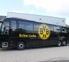Der Slogan “Echte Liebe” ziert den Mannschaftsbus von Borussia Dortmund